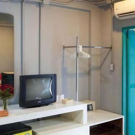 Oyo 292 The Oddy Hip Hotel Patong Bagian luar foto
