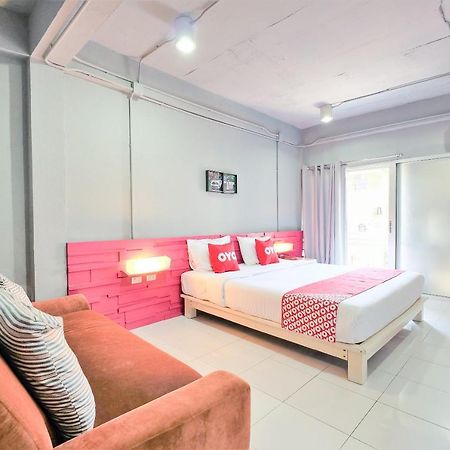 Oyo 292 The Oddy Hip Hotel Patong Bagian luar foto
