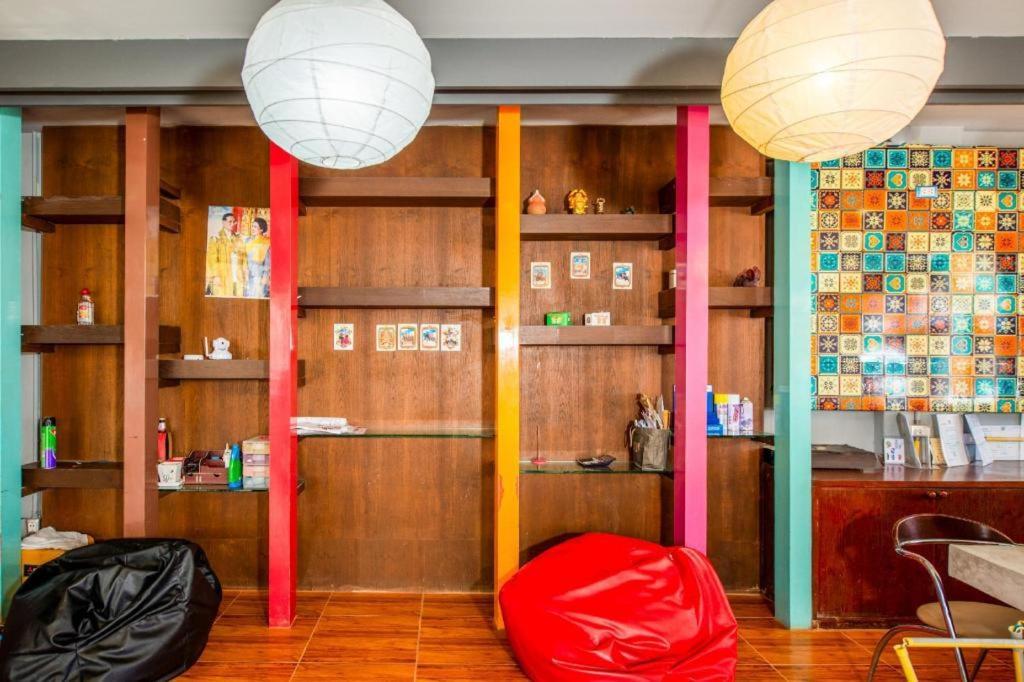 Oyo 292 The Oddy Hip Hotel Patong Bagian luar foto