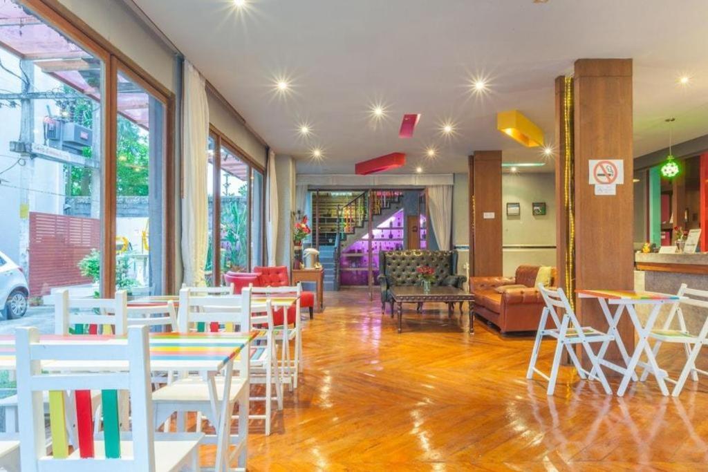 Oyo 292 The Oddy Hip Hotel Patong Bagian luar foto
