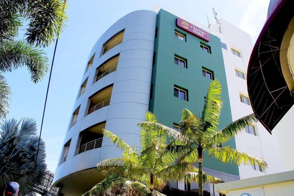 Oyo 292 The Oddy Hip Hotel Patong Bagian luar foto