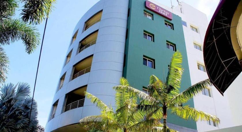 Oyo 292 The Oddy Hip Hotel Patong Bagian luar foto