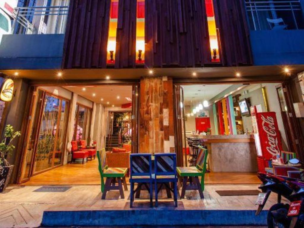 Oyo 292 The Oddy Hip Hotel Patong Bagian luar foto
