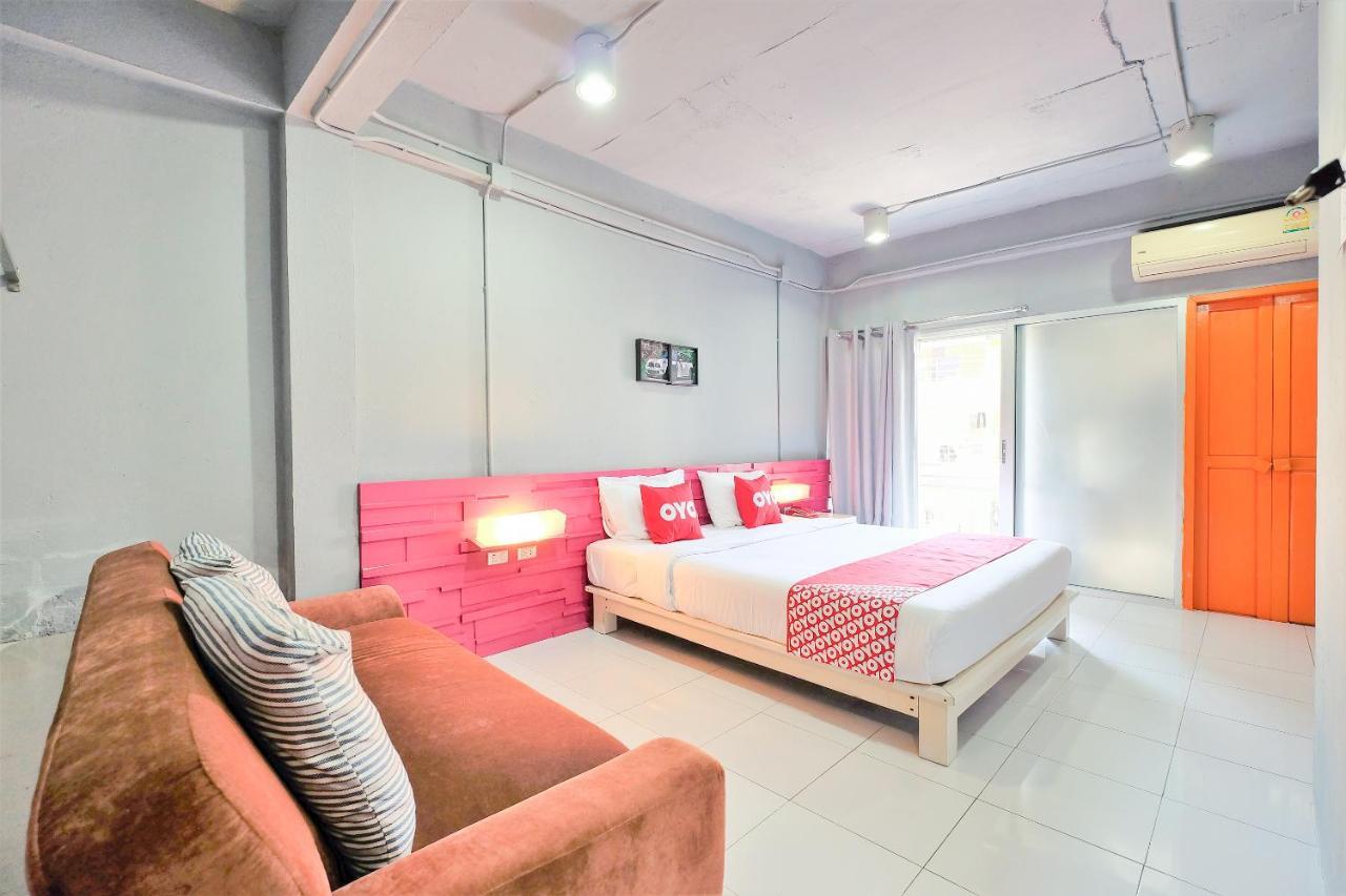 Oyo 292 The Oddy Hip Hotel Patong Bagian luar foto